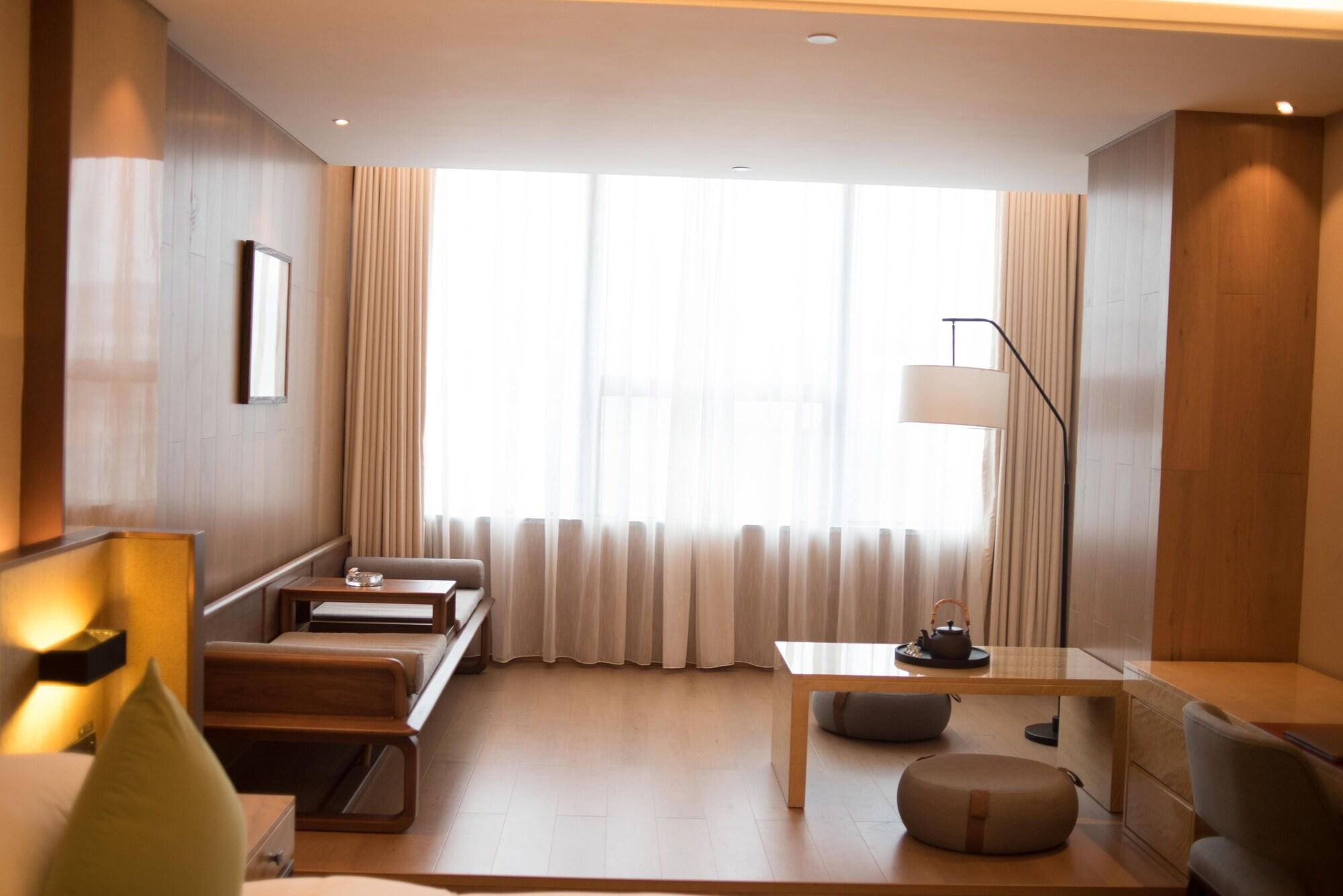 รามาดา เลอซาน Hotel เล่อซาน ภายนอก รูปภาพ